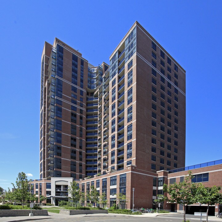 Heintzman Place in Toronto, ON - Building Photo