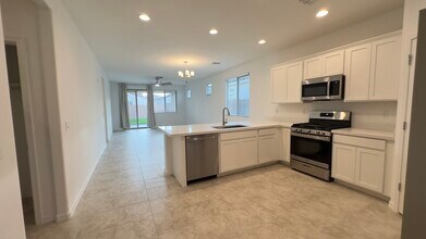 16805 W Shangri La Rd in Surprise, AZ - Building Photo - Building Photo