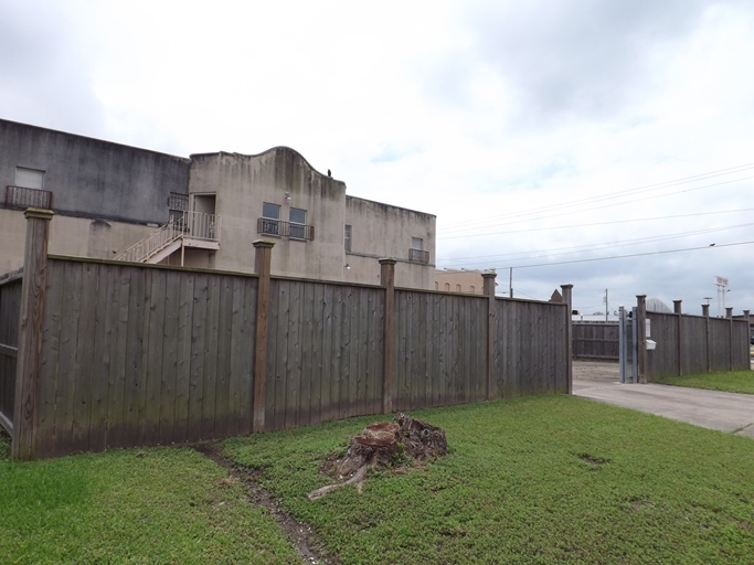 519 10th Ave N in Texas City, TX - Building Photo