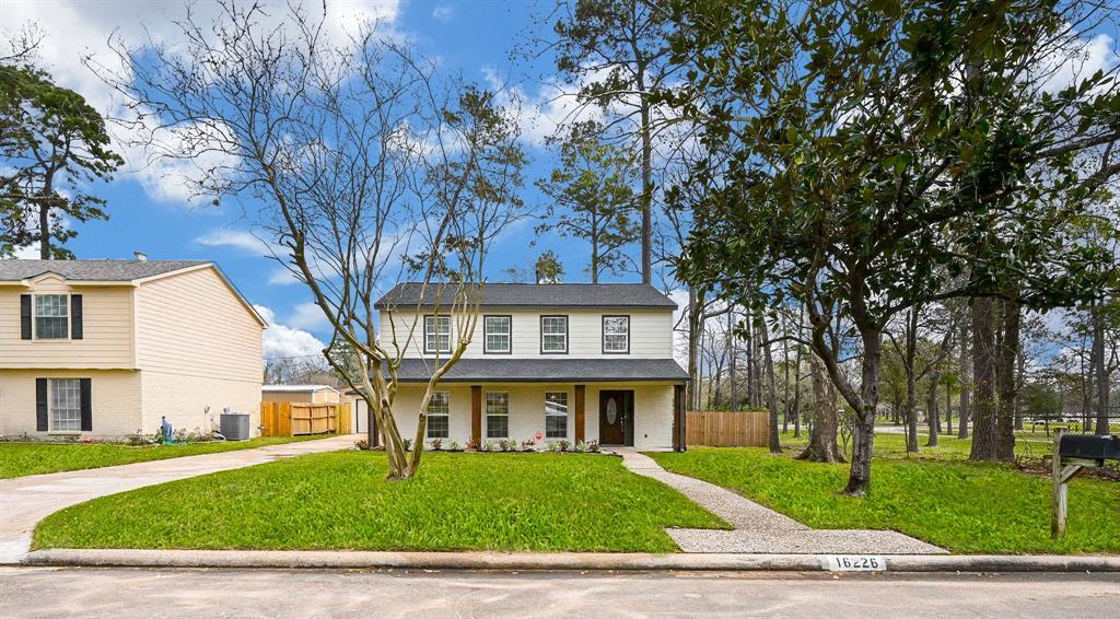 16226 Kleinwood Dr in Spring, TX - Foto de edificio
