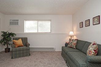 Colonial Manor Apartments in North Ridgeville, OH - Building Photo - Interior Photo