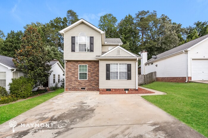 8 Lantern Ln in Greer, SC - Building Photo