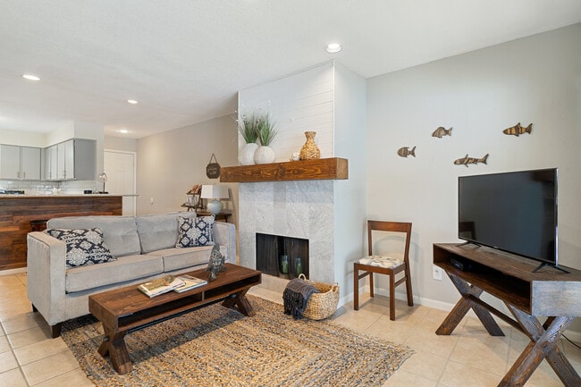 12100 Melville Dr, Unit 610 in Montgomery, TX - Foto de edificio - Building Photo