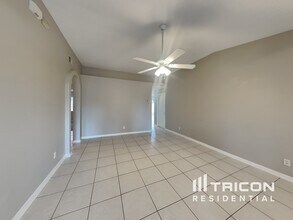 13235 Prestwick Creek Dr in Riverview, FL - Building Photo - Building Photo