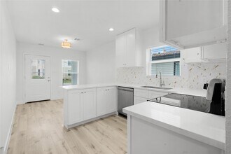 6403 Illinois St in Houston, TX - Foto de edificio - Building Photo