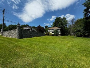 8 Lake Ave in Monroe, NY - Building Photo - Building Photo