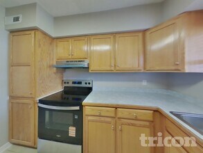 11249 Emuness Rd in Jacksonville, FL - Foto de edificio - Building Photo