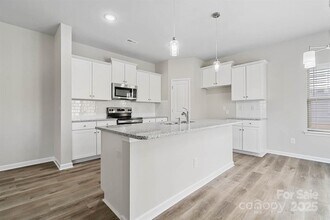 4909 Lebanon Dr in Charlotte, NC - Building Photo - Building Photo