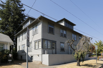 310 Liberty St SE in Salem, OR - Building Photo - Building Photo