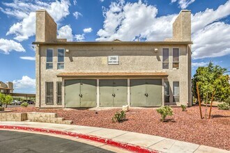 2981 Country Manor Ln in Las Vegas, NV - Building Photo - Building Photo
