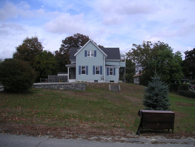 71 Gough Ave in West Warwick, RI - Building Photo - Building Photo