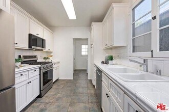 373 S Crescent Heights Blvd in Los Angeles, CA - Building Photo - Building Photo