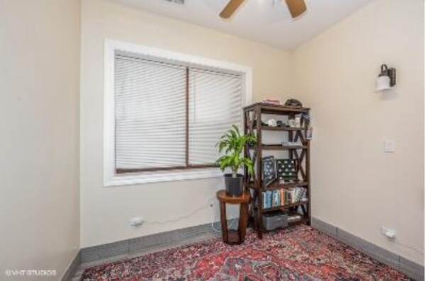 3037 W Lyndale St in Chicago, IL - Building Photo - Building Photo