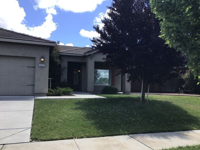 5635 Meadow Brook Way in Marysville, CA - Building Photo - Building Photo