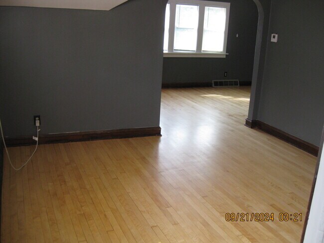 1248 A South 50th Street, Unit Upper in West Milwaukee, WI - Foto de edificio - Building Photo