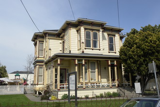 Bayside  Montessori in Alameda, CA - Foto de edificio - Building Photo