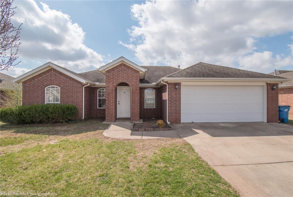 3707 SW Carriageway Ave in Bentonville, AR - Building Photo
