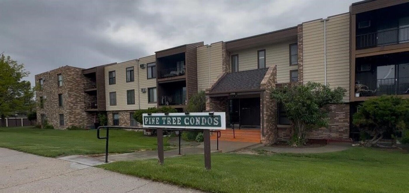 4500 S Poplar St in Casper, WY - Foto de edificio