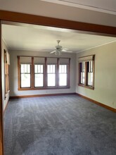 923 Cedar Ave in Elgin, IL - Building Photo - Building Photo