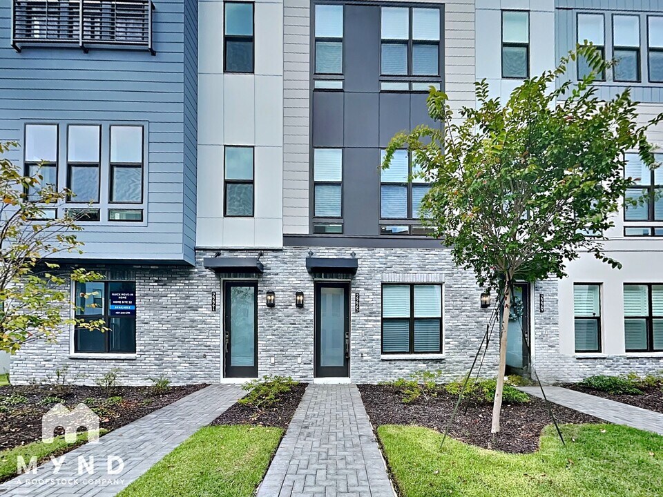 2225 Valentine Aly in Orlando, FL - Building Photo