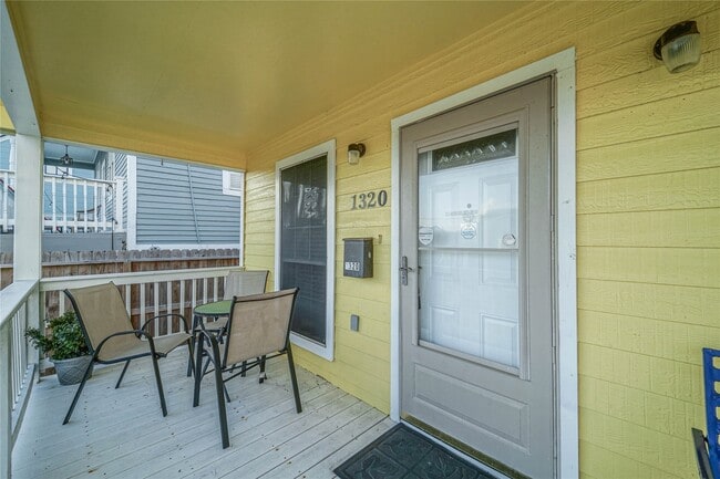 1320 Avenue L in Galveston, TX - Building Photo - Building Photo