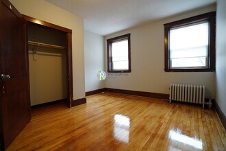 90 Cypress St in Brookline, MA - Foto de edificio - Building Photo