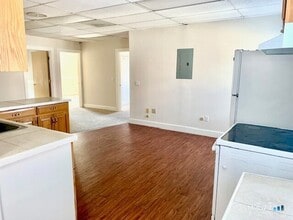 4666 Main St in Bridgeport, CT - Foto de edificio - Building Photo