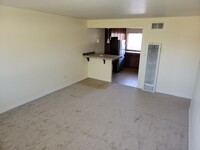 4694 Edgeware Rd in San Diego, CA - Building Photo - Building Photo