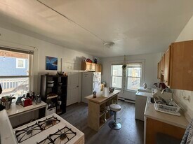 395 Broadway, Unit 2 in Cambridge, MA - Building Photo