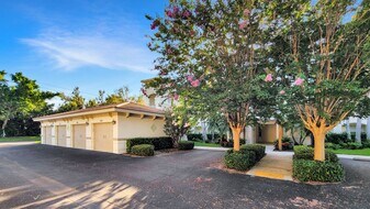 900 San Lino Cir in Venice, FL - Building Photo