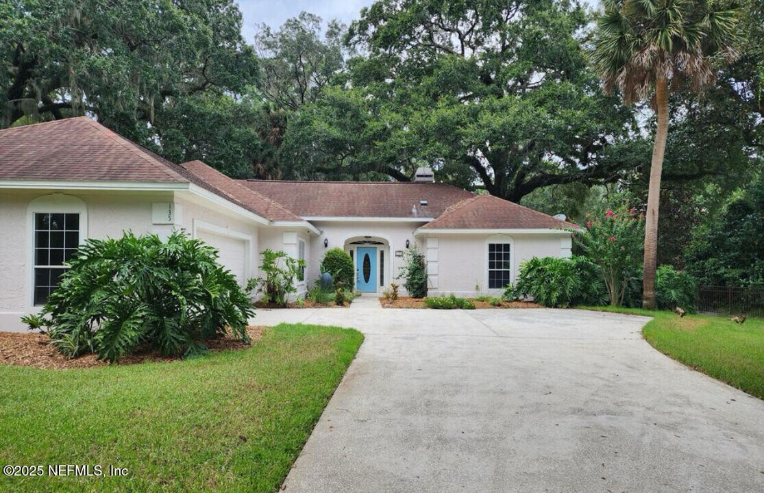 135 Blake Ave in Orange Park, FL - Building Photo