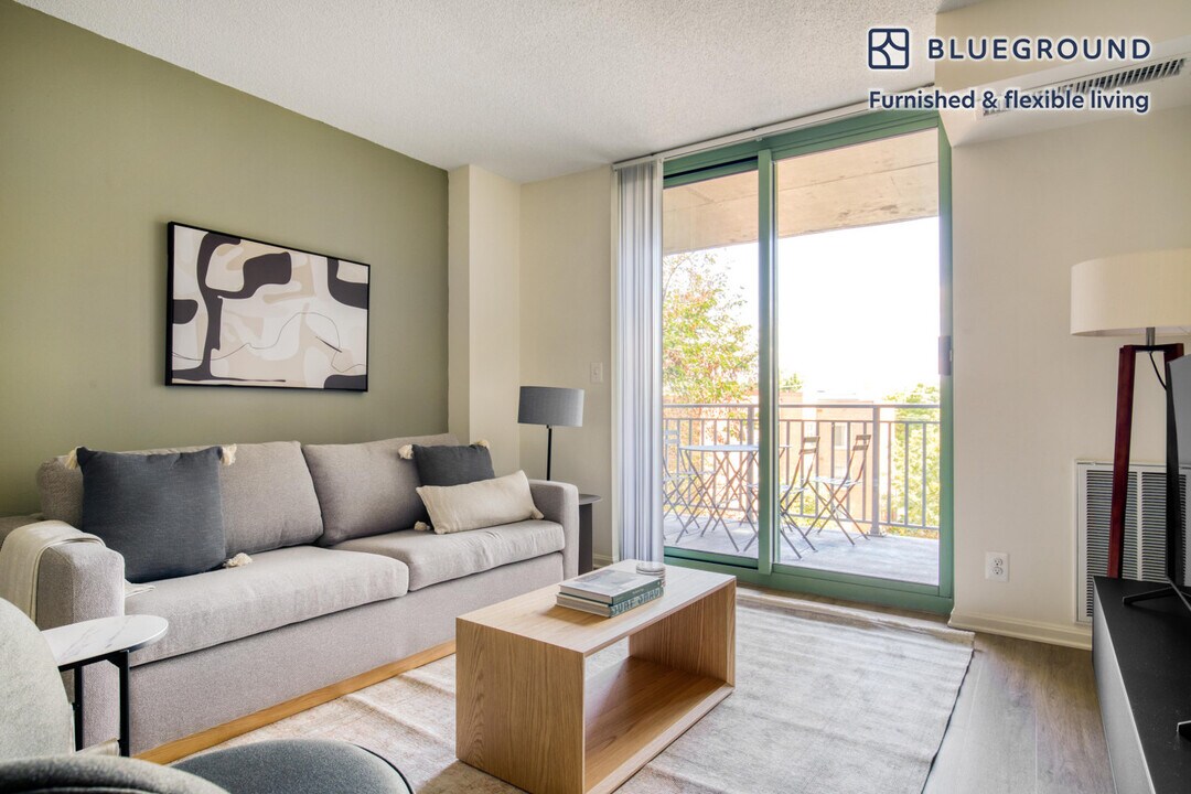 4650 Washington Blvd, Unit FL4-ID601 in Arlington, VA - Building Photo