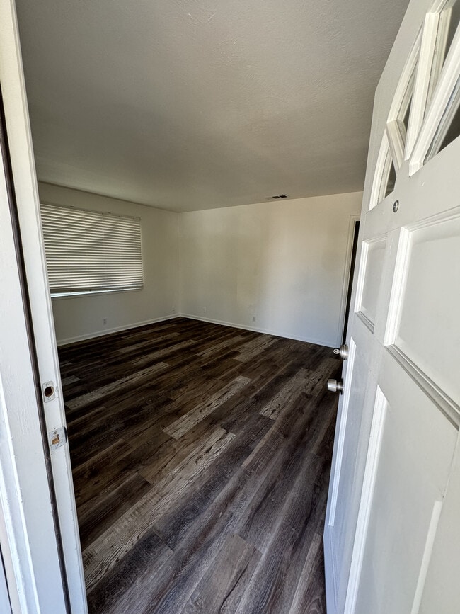 2136 Bonifacio St in Concord, CA - Foto de edificio - Building Photo