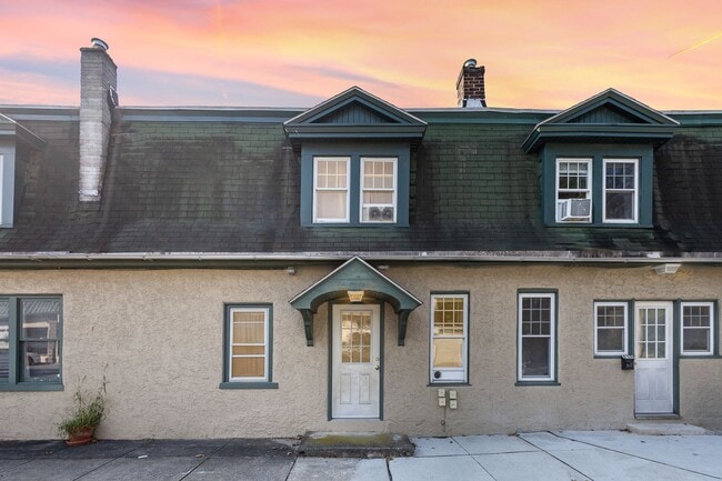 342 N Cedar St in Lititz, PA - Building Photo - Building Photo