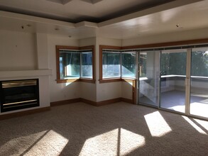 15422 Rose Rd SW, Unit WaterFront American Lake in Lakewood, WA - Building Photo - Building Photo