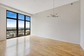 1000 W Leland Ave in Chicago, IL - Building Photo - Building Photo