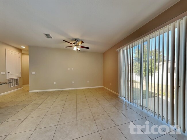 676 Meadow Pointe Dr in Haines City, FL - Building Photo - Building Photo