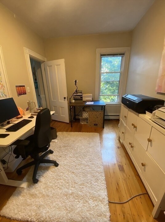 18 Maryland St in Boston, MA - Building Photo