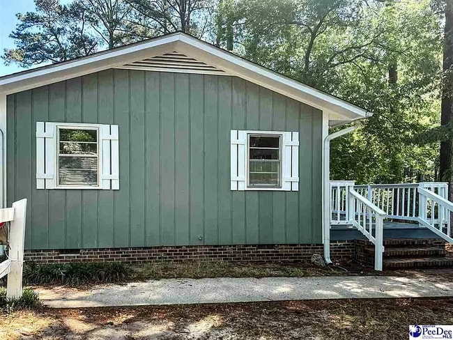 303 Gator Lake Ct in Dillon, SC - Building Photo - Building Photo