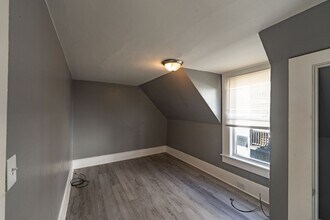 215 Notre Dame Ave in Manchester, NH - Building Photo - Building Photo