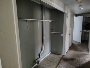 18 E Main St in Ione, CA - Foto de edificio - Building Photo