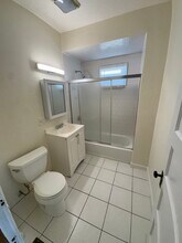 139 Cottage St, Unit 3 in Everett, MA - Foto de edificio - Building Photo