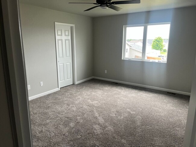 104 Marshall Lp in Bismarck, ND - Building Photo - Building Photo