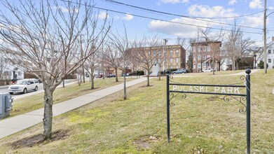 329 Broad St in New Britain, CT - Building Photo - Building Photo