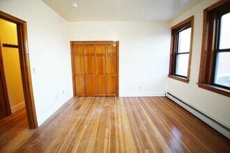 369 Centre St, Unit 2 in Boston, MA - Building Photo - Building Photo