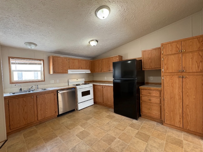 356 Shummard Branch in Oxford, MI - Foto de edificio - Building Photo