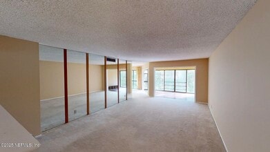 8777 Como Lake Dr in Jacksonville, FL - Building Photo - Building Photo