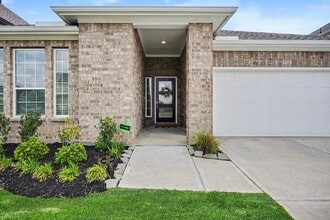 2214 Lierna Dr in La Marque, TX - Building Photo - Building Photo