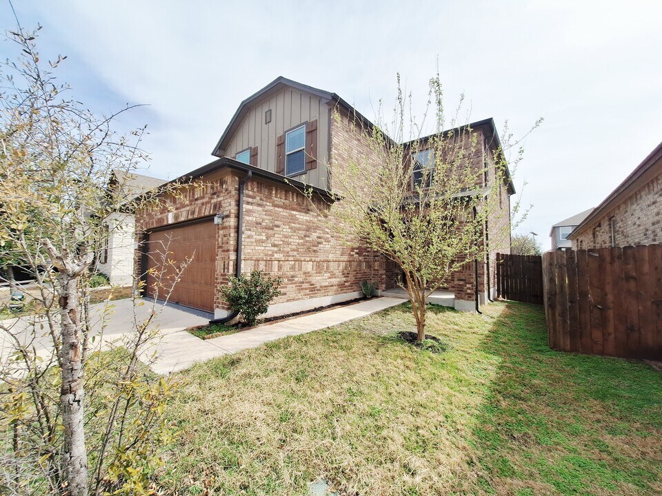 17015 Gibbons Path in Round Rock, TX - Building Photo