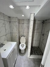 216-08 115th Terrace-Unit -2 in Queens, NY - Foto de edificio - Building Photo